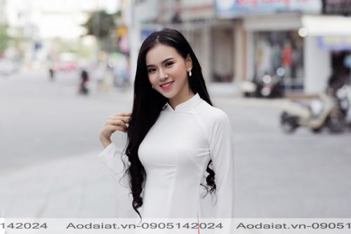 Top cho thuê áo dài màu trắng kỷ yếu tại Đà Nẵng 