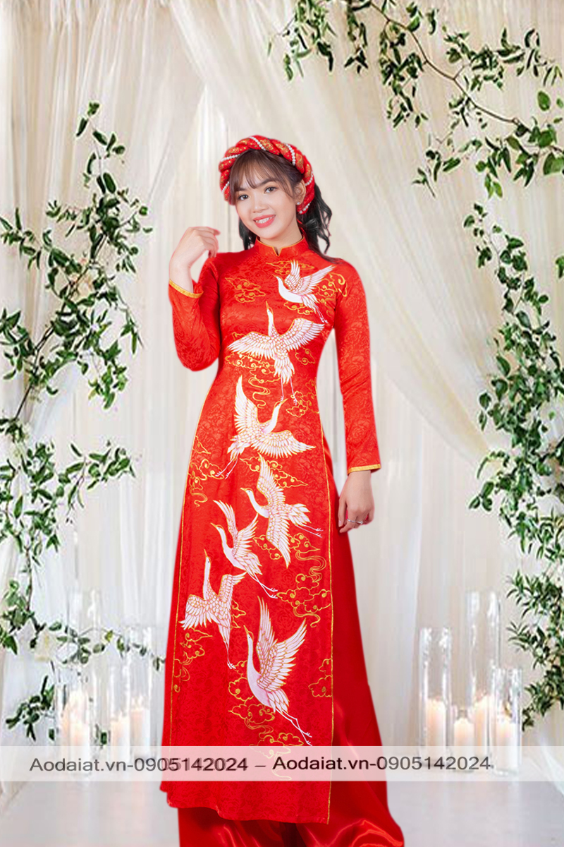 Áo dài cưới cặp màu đỏ vẽ hoa văn chim hạc cách điệu - Hoài Giang shop